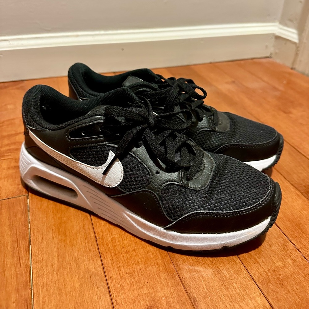 Nike Black and White Sneakers
